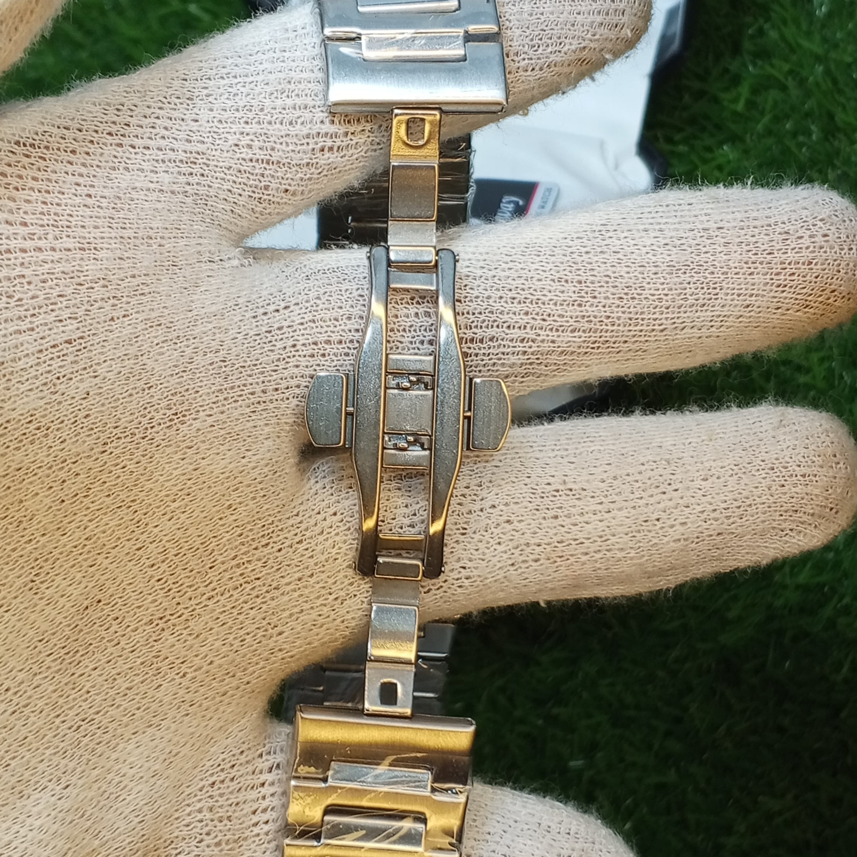 Success Way Two-Tone Watch – Black Dial | Day & Date Display | Stainless Steel Strap