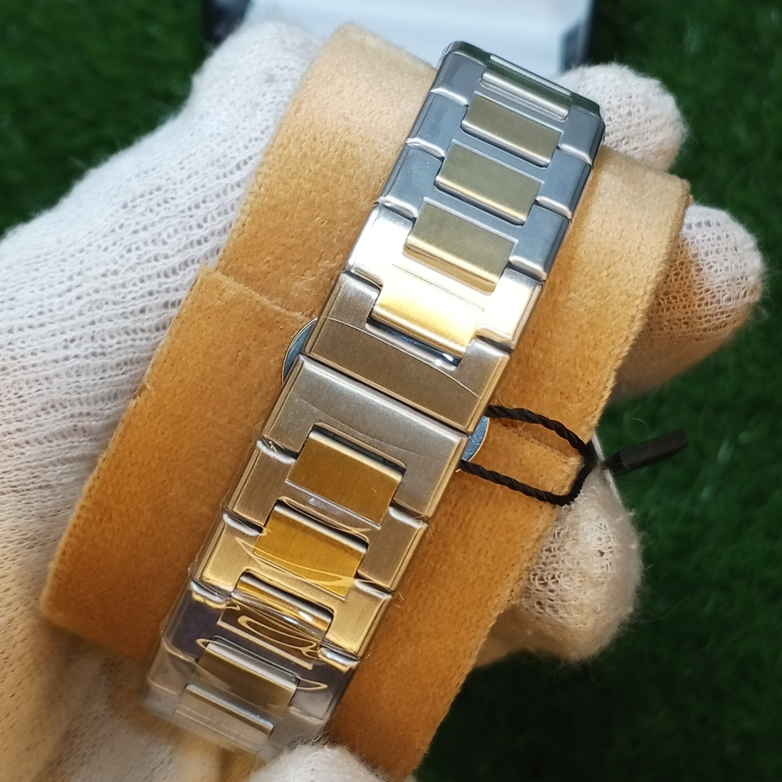 Success Way Two-Tone Watch – Black Dial | Day & Date Display | Stainless Steel Strap