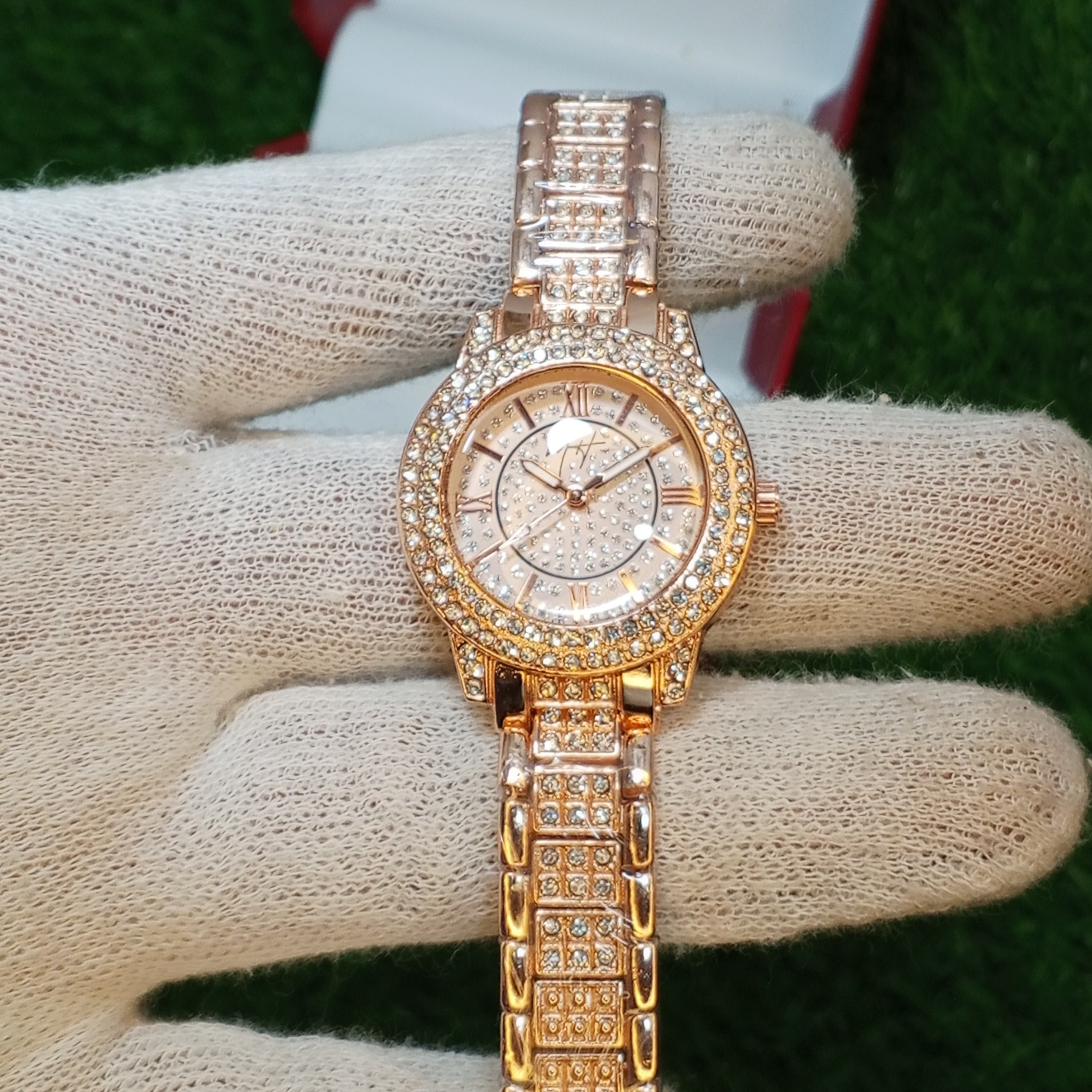 High-End Designer Watch for Women – Full Gold with Diamond Shine